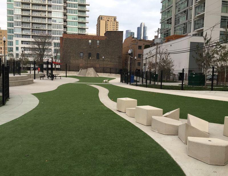 12 Outdoor Living Spots Common Throughout Chicago Neighborhoods - Decor Hint Dog-Friendly Park Areas