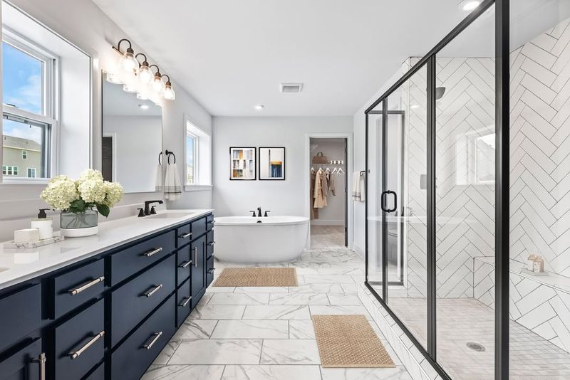 18 Features Buyers Are Starting To Avoid In Modern Homes - Decor Hint Overlarge Master Baths