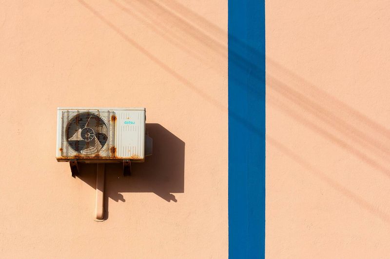 Florida's Real Estate Shift: 9 Home Types Losing Value By 2025 (And 11 Set To Soar) - Decor Hint Homes With Outdated Energy Systems