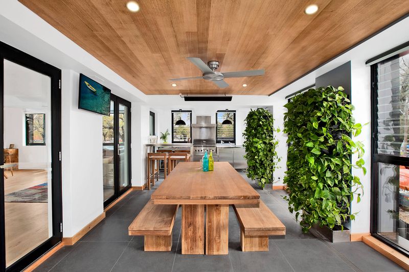 Living Wall That Breathes Life