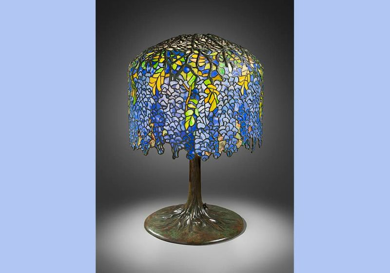 22 Bedroom Items From The Past That Are Surprisingly Valuable To Collectors - Decor Hint Tiffany Bedroom Lamps