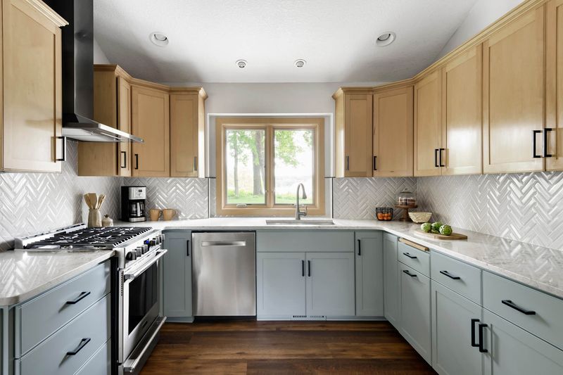13 Projects That May Suit Minneapolis Homeowners Looking For Weekend DIY Ideas - Decor Hint Replace Cabinet Hardware