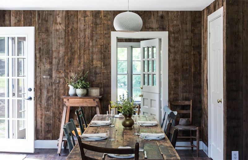 Designers In Iowa Still Use These 5 Antique Decor Elements But Avoid These 5 - Decor Hint Barn Wood Accents Create Warmth