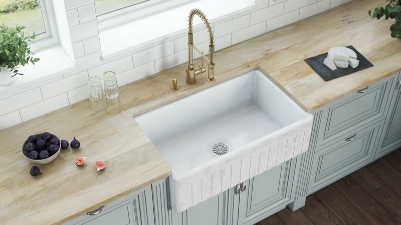 10 Kitchen Looks That Are Losing Popularity In Pennsylvania (With 10 That Still Shine) - Decor Hint Farmhouse Sinks