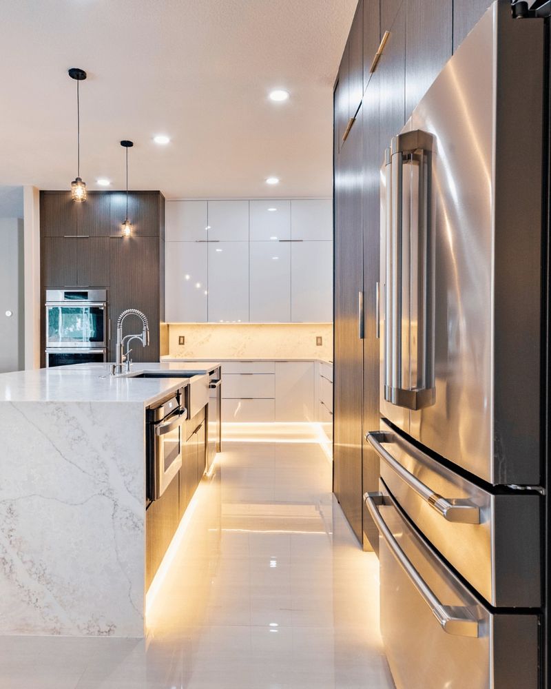 Under-cabinet LED Lighting (Keeping)