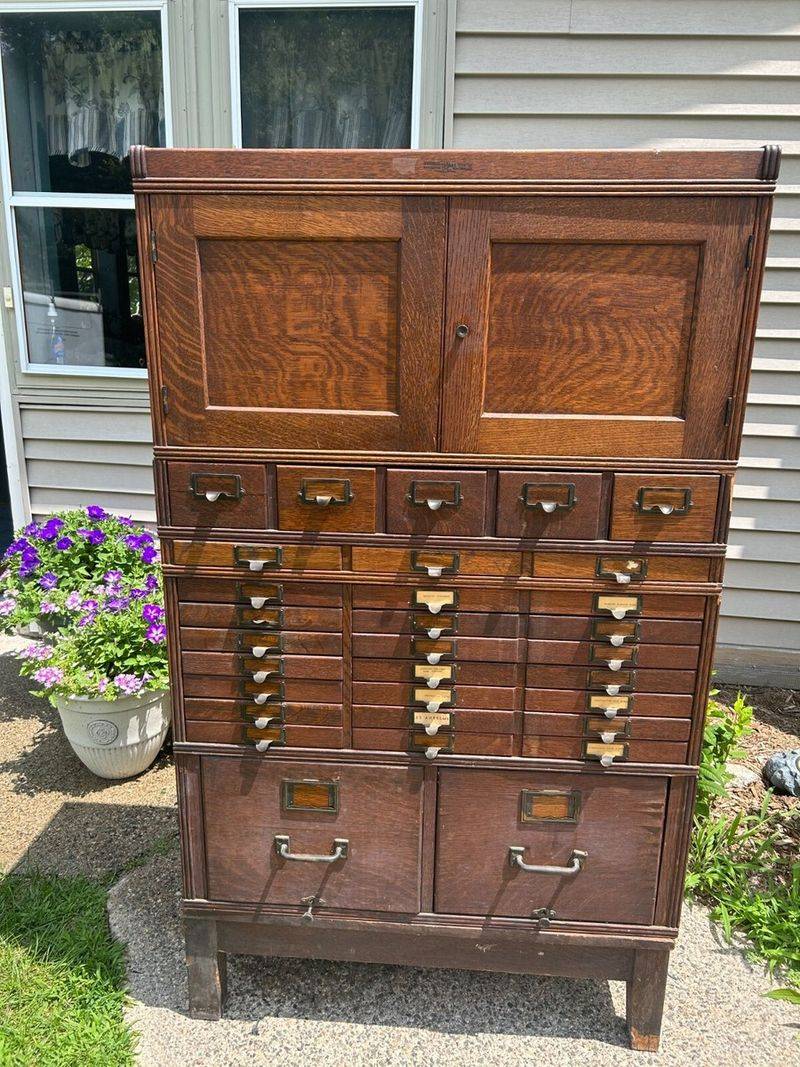 2026 Collectibles Forecast 6 Antiques You Should Hold And 7 That Could Drop - Decor Hint Victorian Sideboard (could drop)