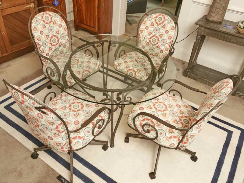 Classic Georgia Vibes Meet Timeless Style: 11 Decorating Trends Taking Over Now - Decor Hint Wrought Iron Accents