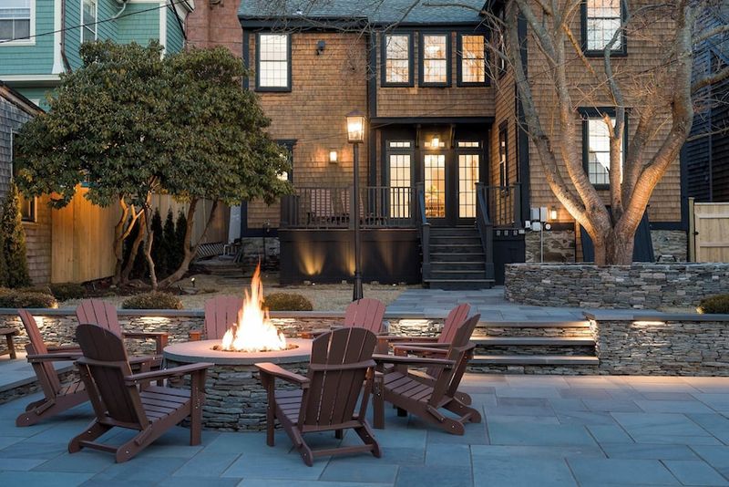 8 Stylish And Welcoming Outdoor Spaces From Rhode Island Homes - Decor Hint Coastal Charm