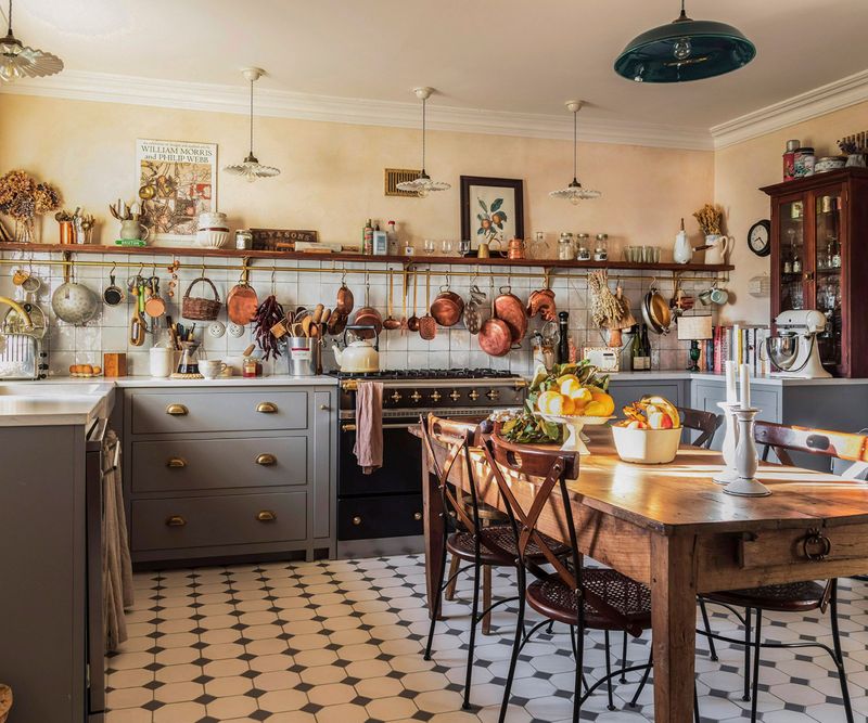 19 Differences Between A French Country Kitchen And An English Country Kitchen, Designers Explain - Decor Hint Accessory Styling Approaches