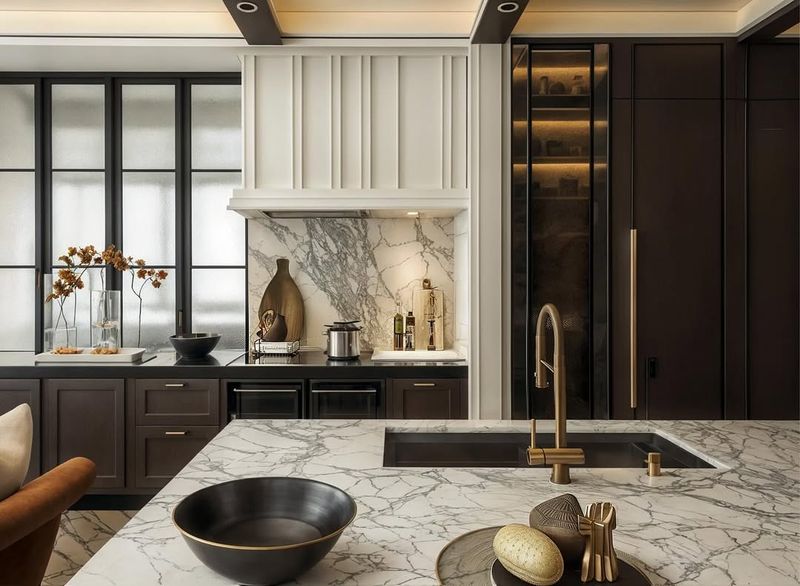 10 Interior Design Misses That Hurt Delaware Kitchen Appeal - Decor Hint Ignoring Coastal And Regional Influences