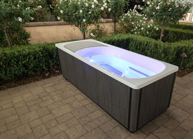13 Features Buyers Are Starting To Avoid In Modern Nevada Homes - Decor Hint Large Garden Tubs