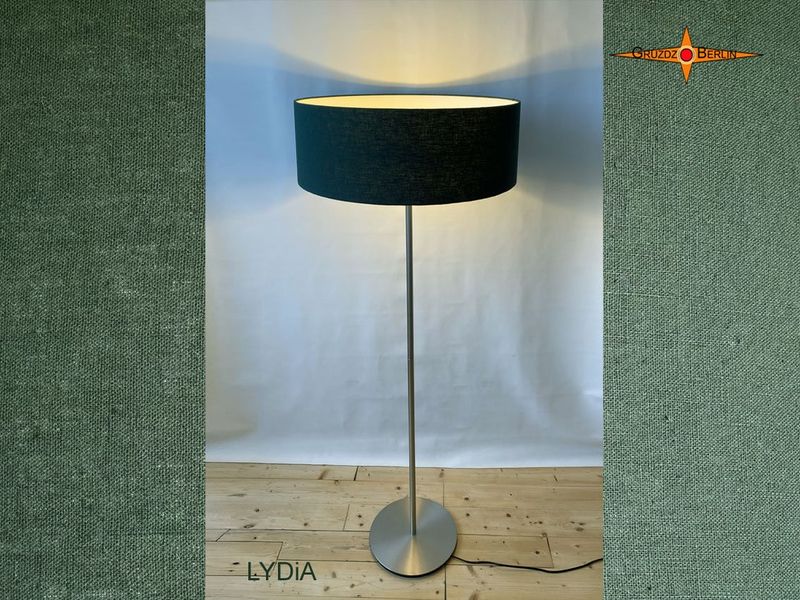 10 Household Treasures That Aren't Worth Much And 10 You Shouldn't Even Bother Selling - Decor Hint Plastic Floor Lamps