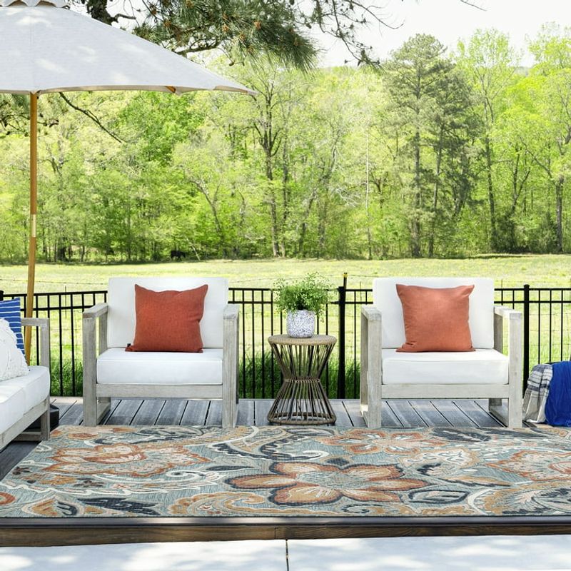 7 Common Porch Eyesores According To Designers And 6 Beautiful Alternatives - Decor Hint Outdoor Rugs (Beautiful Alternative)