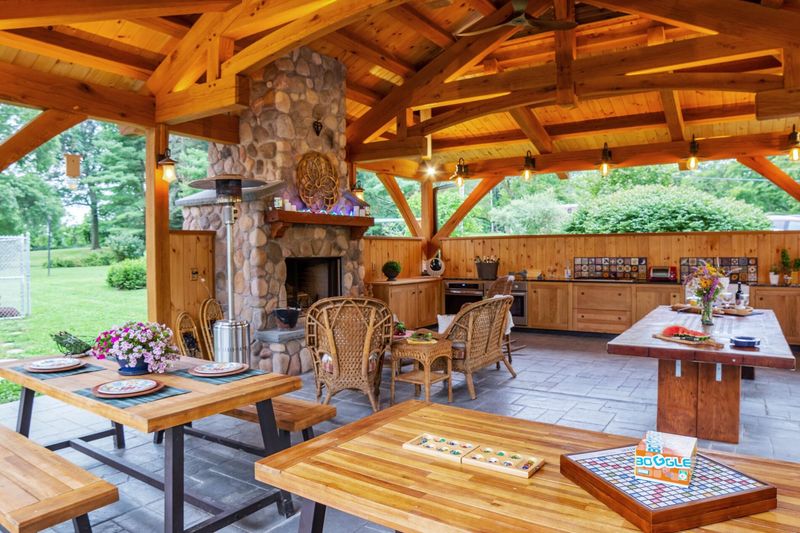 9 Outdoor Kitchen, Lounge, And Garden Spaces Popular In Wyoming Homes - Decor Hint Rustic Stone Outdoor Kitchens