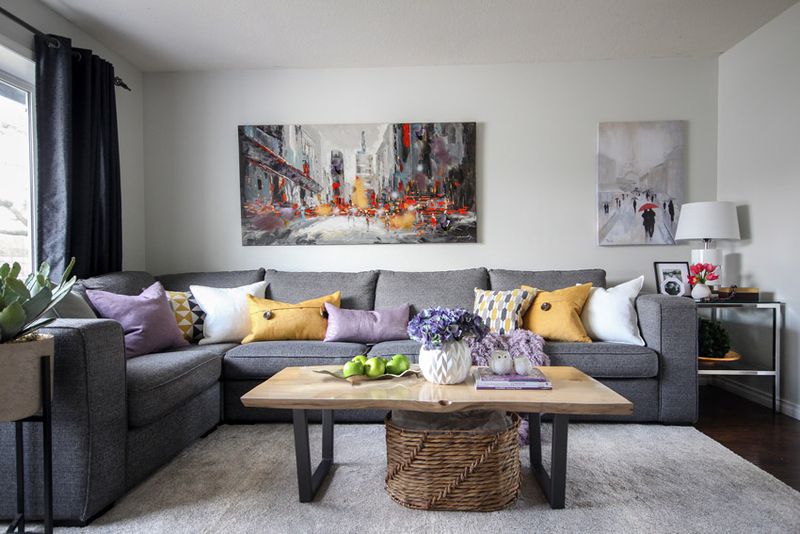 Texas Living Rooms: 8 Couch Colors That Need To Go And 8 That Steal The Show - Decor Hint Charcoal Gray