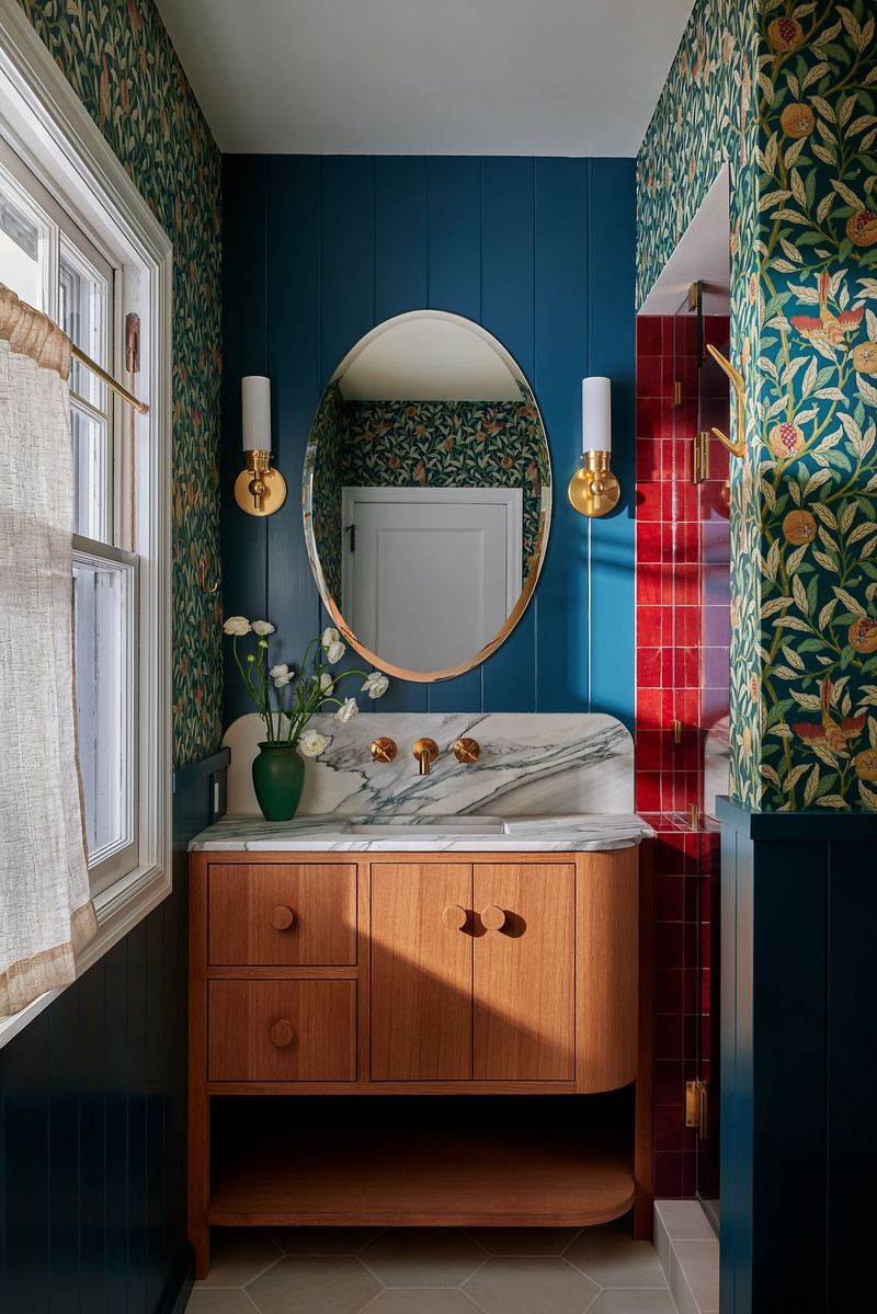 Deep-Toned Tile Adds Richness