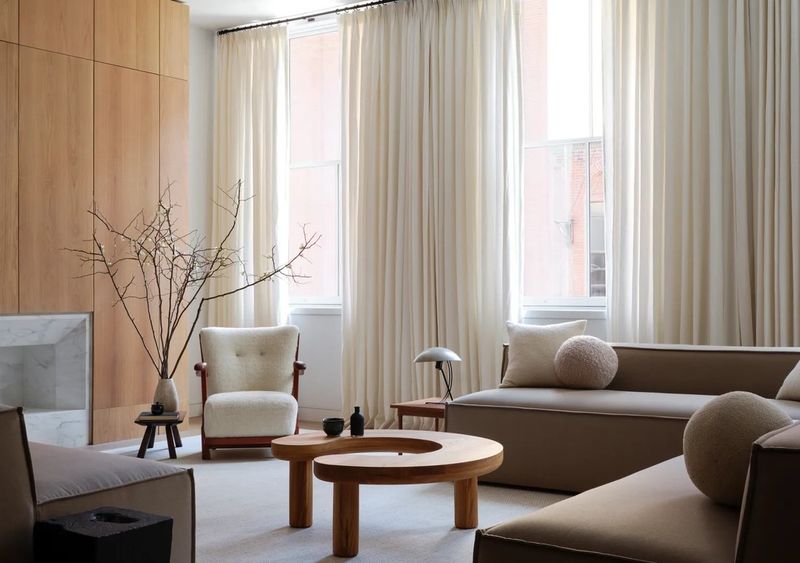 16 Ways To Style A Small Living Room - Decor Hint Streamlined Window Treatments