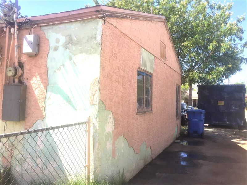 12 Arizona Homes Facing Market Challenges - Decor Hint Outdated Ranch in Scottsdale