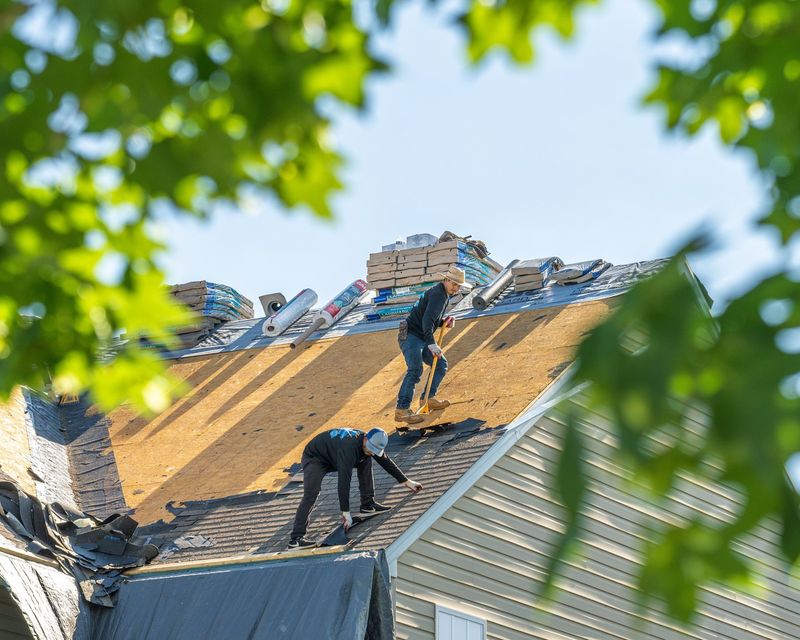 18 Reasons You Should Or Shouldn't Make Major Upgrades Before You Sell Your House According To Real Estate Agents - Decor Hint Replacing The Roof Can Seal The Deal