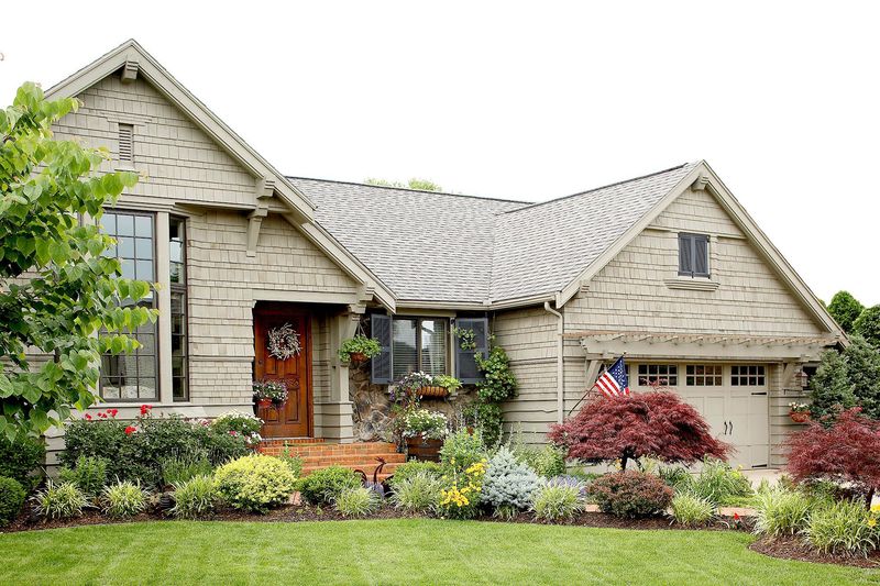13 Landscaping Ideas To Boost Your Curb Appeal And Make A Lasting Impression - Decor Hint Create A Welcoming Entryway