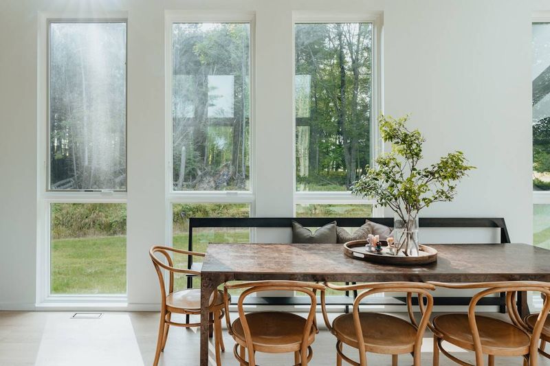 9 Dining Room Styling Secrets That Never Go Out Of Style In Georgia - Decor Hint Mixed Seating Arrangements