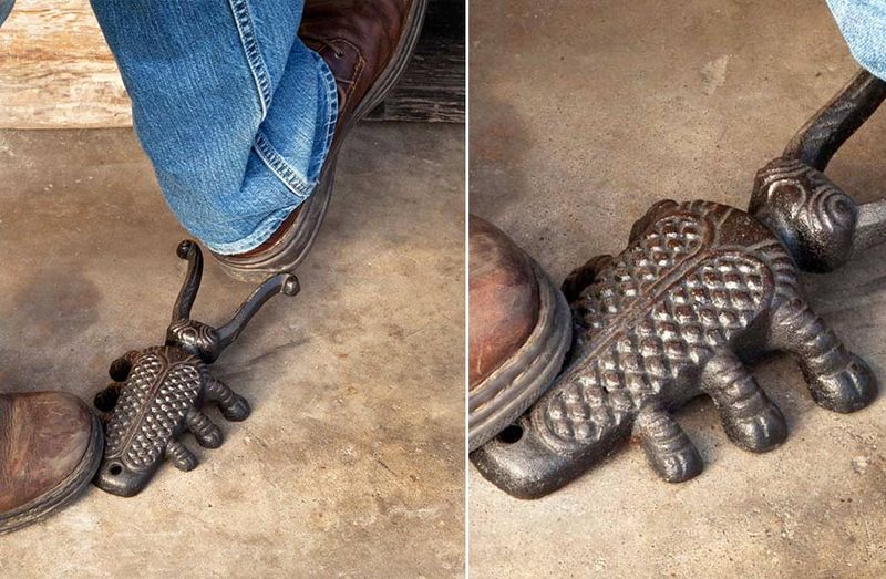18 Things That Were Once Household Essentials Yet Now No One Knows What They're For - Decor Hint Boot Jacks