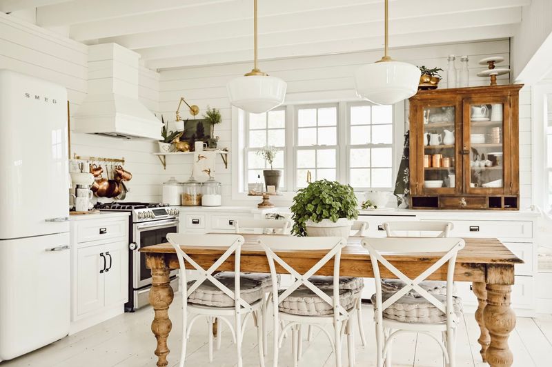 22 Traditional Kitchen Trends That Are Becoming More Popular In Modern Homes - Decor Hint Dining Tables In Kitchens