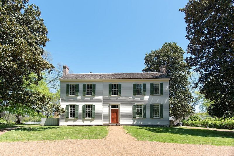 16 Antebellum Homes In The South You Shouldn't Miss - Decor Hint Traveller's Rest (Tennessee)