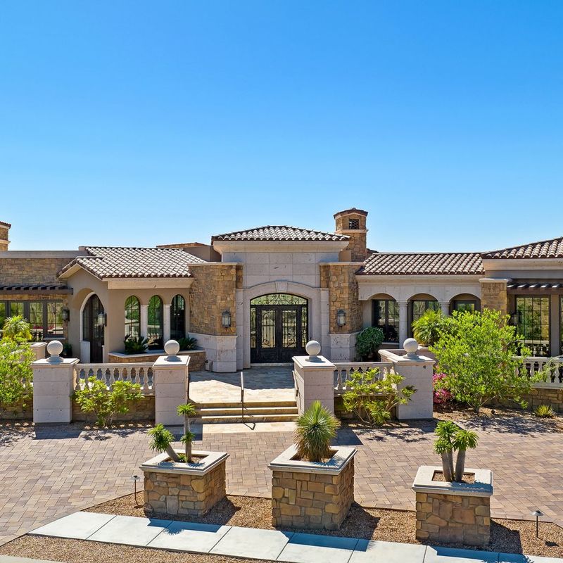 10 Chandler Homes Falling In Value By 2026 And 7 Predicted To Become Hot Picks - Decor Hint Tuscan-Style Homes