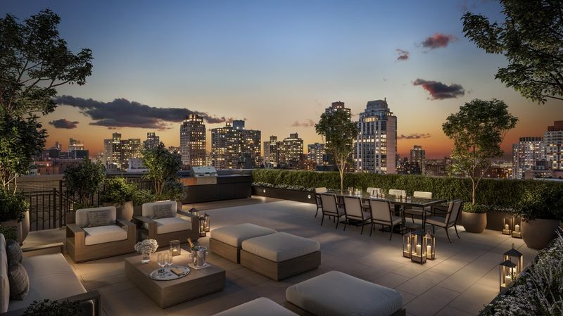 Rooftop Gardens with Manhattan Skyline Views