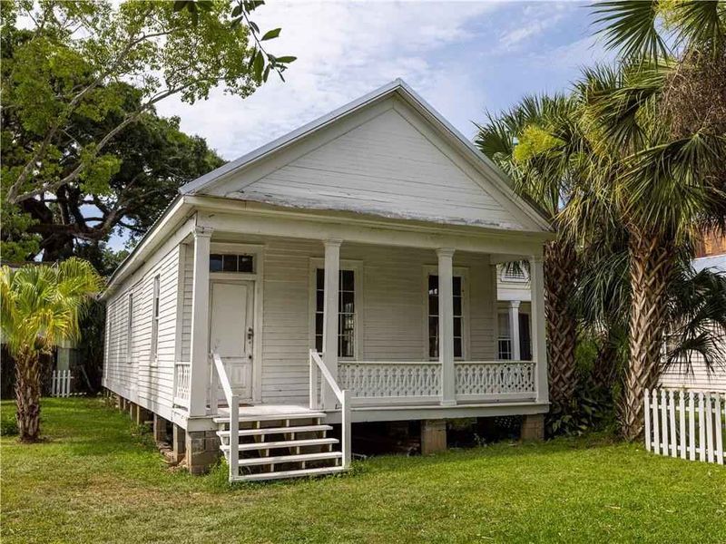 Pre-2000 Mobile Homes Rolling Away