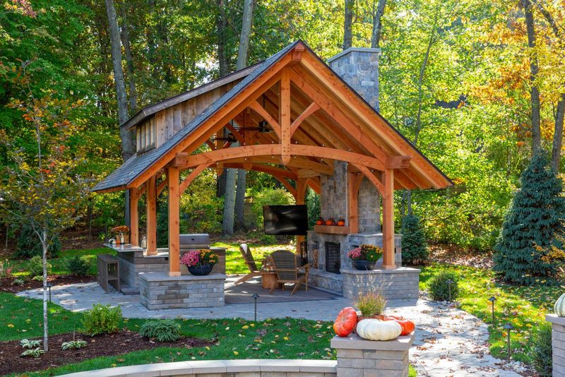 15 Rustic Outdoor Vibes Taking Over Vermont Neighborhoods - Decor Hint Rustic Pergolas And Timber Framing