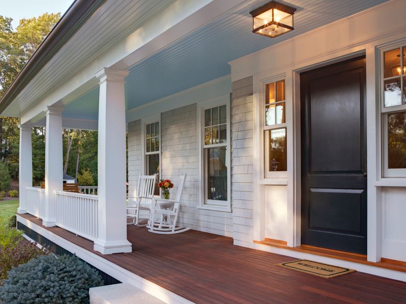 7 Timeless Facade Trends From Historic Charleston, South Carolina - Decor Hint Haint Blue Porch Ceilings