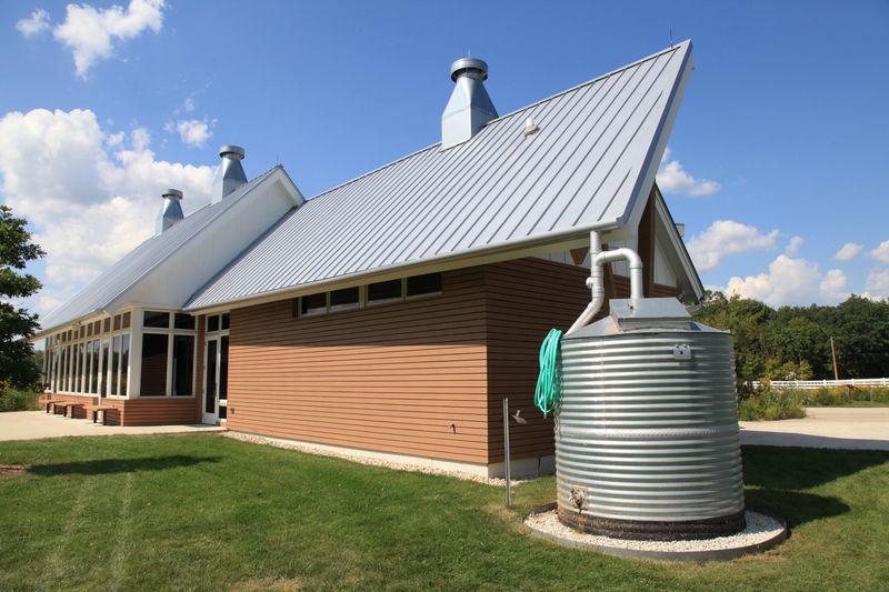 7 Ways Las Vegas Homes Adapt Exterior Design To Desert Conditions - Decor Hint Rainwater Harvesting Systems