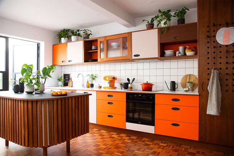 16 Vintage 1970s Kitchen Designs That Will Make You Feel Nostalgic - Decor Hint Burnt Orange Accents