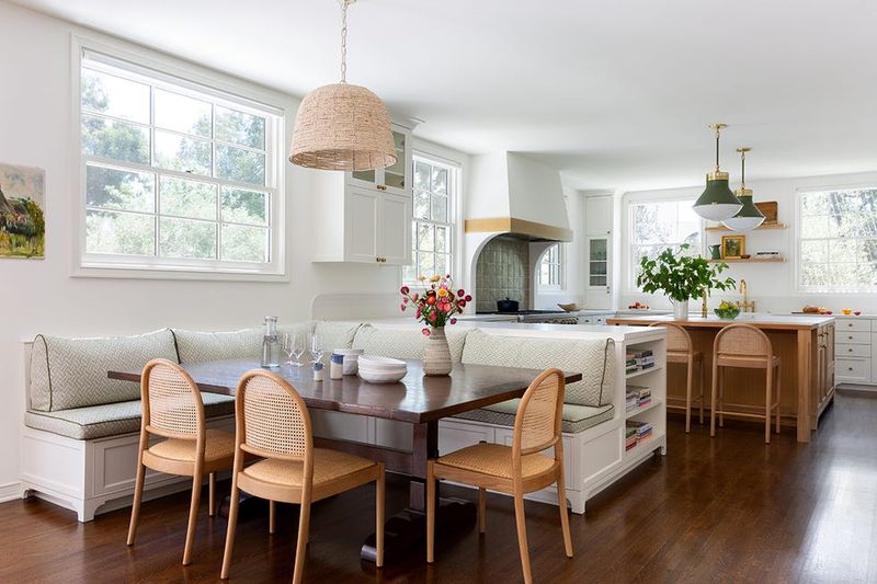You'll Spot These 10 Kitchen Layouts In Every Stylish California Home - Decor Hint Breakfast Nooks With Banquette Seating