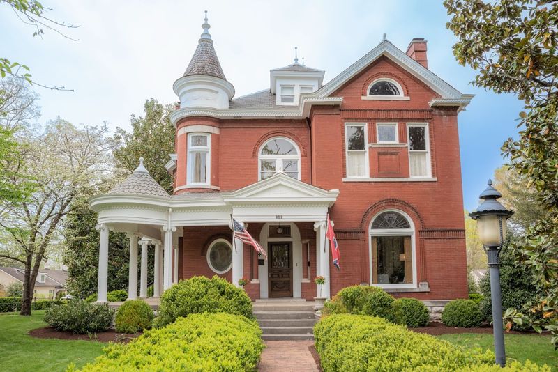 These 5 Tennessee Homes Could Lose Value Fast But 7 Others Are Worth Watching - Decor Hint Franklin Historic District Gems