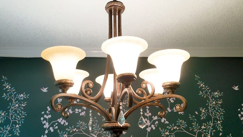 Selling Your Home? 8 Features To Change Fast And 5 Extras That Could Cost You Buyers - Decor Hint Outdated Light Fixtures