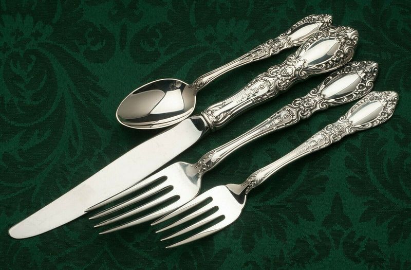 4 Vintage Decor Items Losing Value In Eugene Homes (And 9 That Never Shined) - Decor Hint Silver-Plated Flatware Sets