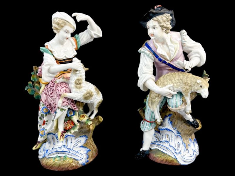 8 Antique Pieces That'll Increase In Value In 2025 And 8 That Will Decrease - Decor Hint Classic Porcelain Figurines: Small Treasures, Big Returns