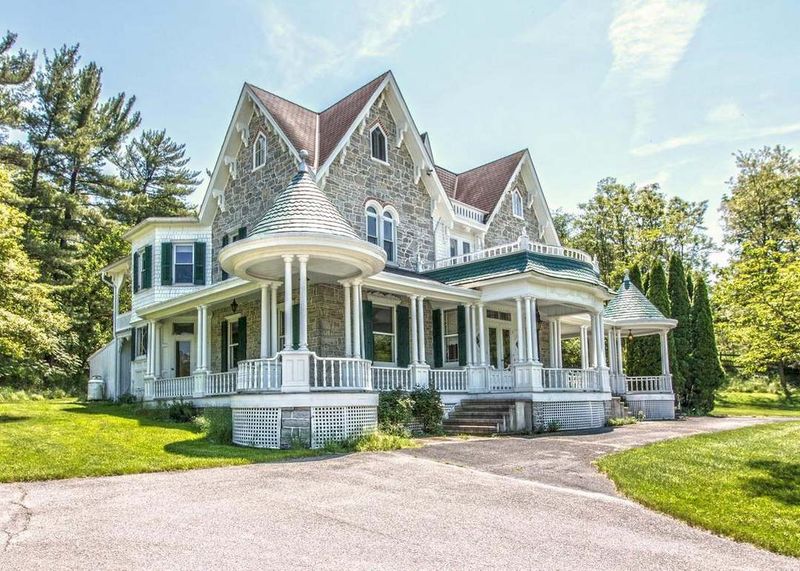 Renovated Historic Homes Near Downtown