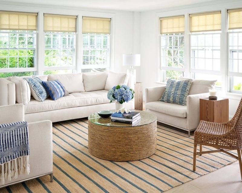 12 Coastal Decor Ideas In Oceanside Homes Getting Popular Again And 3 That Always Look Right - Decor Hint Striped Textiles