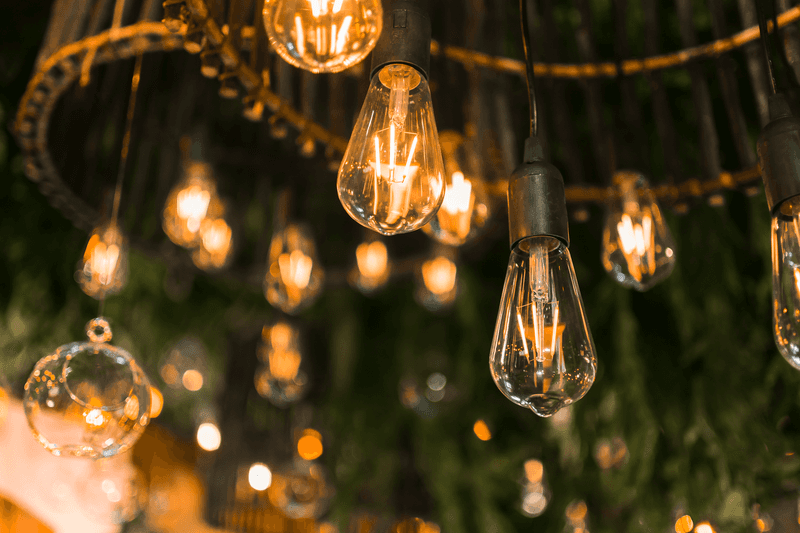25 Outdated Home Decor Mistakes Everyone Probably Makes - Decor Hint Edison Bulbs Everywhere