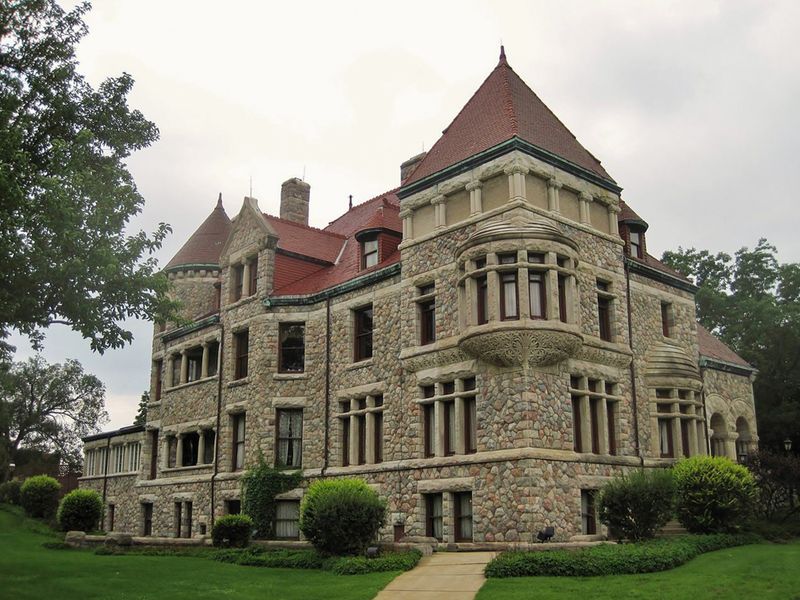 21 Historic Mansions In Indiana That Preserve Their Classic Appeal - Decor Hint Tippecanoe Place