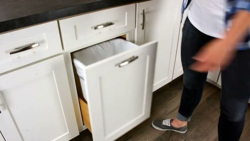 21 Mistakes Everyone Makes When Decorating A Kitchen - Decor Hint Forgetting About Trash Solutions