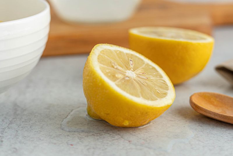 10 Natural Ways To Clean Oven Racks Without Using Harsh Chemicals - Decor Hint Lemon Juice and Salt Paste