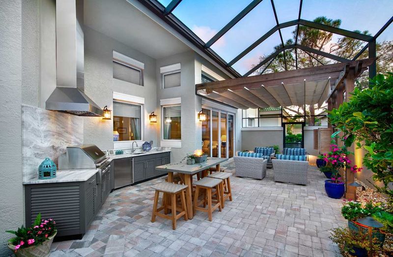7 Florida Porch And Patio Trends That Scream Relaxation - Decor Hint Multipurpose Outdoor Kitchens