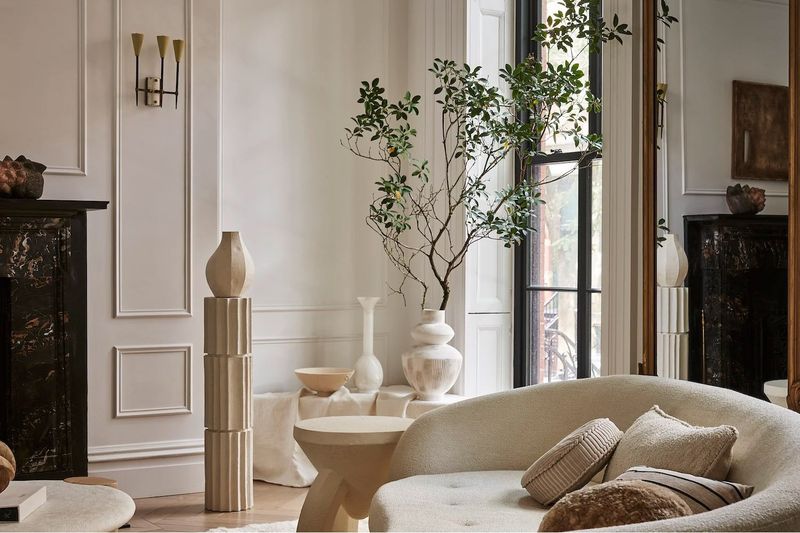 9 Bedroom Decor Tricks That North Carolina Natives Swear By - Decor Hint Seasonal Dogwood Branches