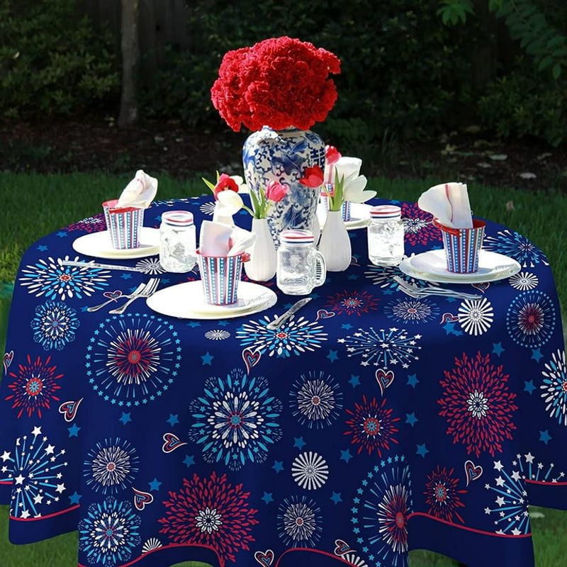 17 Effortless 4th Of July Decorations That Make A Big Impact - Decor Hint Festive Tablecloths