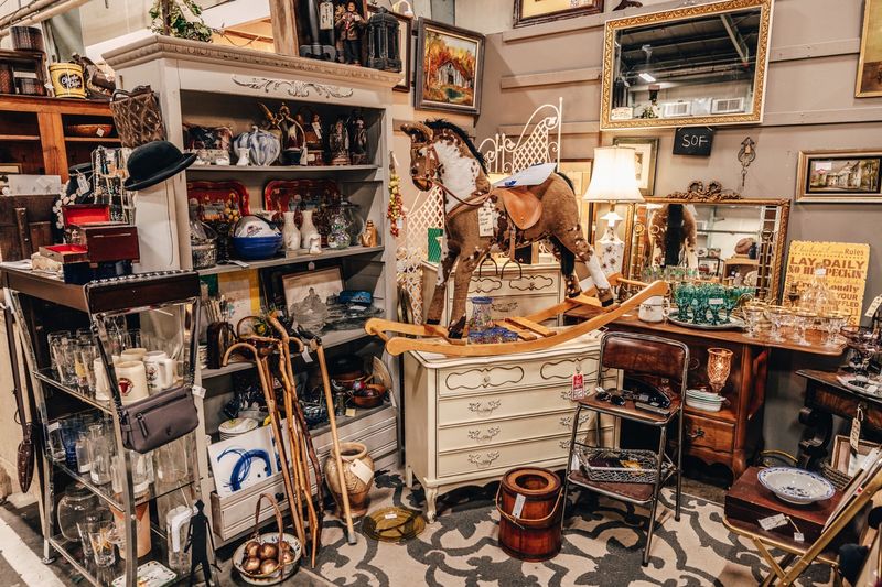 11 Home Decor Mistakes That Scream Cheap Instantly (Plus 6 You Should Especially Avoid For A Fancy Living Place) - Decor Hint Too Many Small Decorative Items